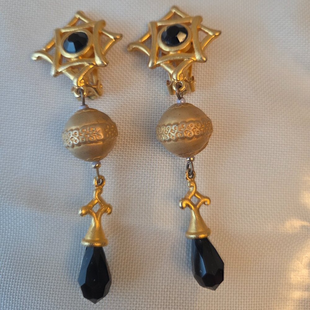 Vintage Gold tone and Black Glass Dangle Earrings